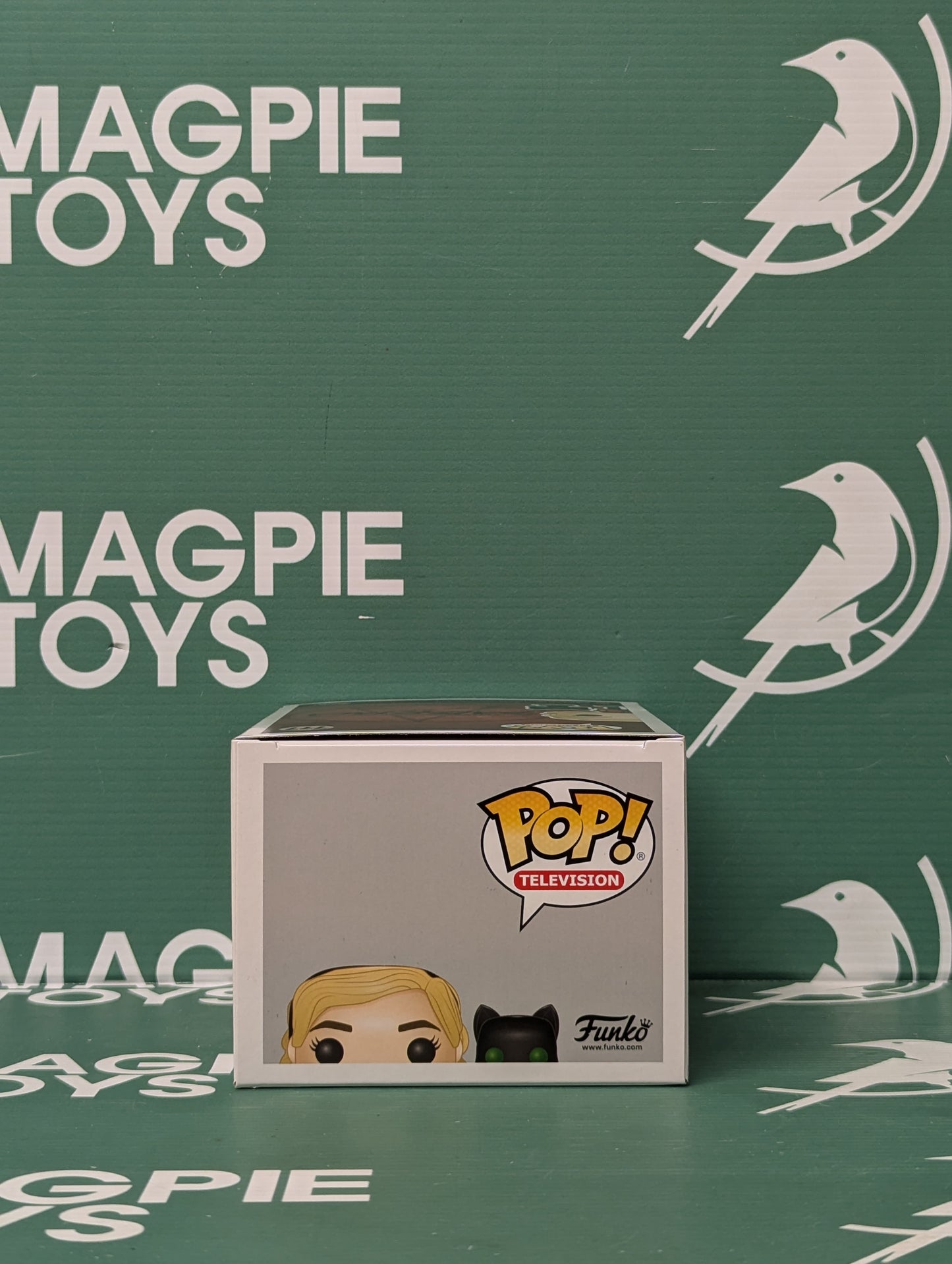 Kiernan Shipka Signed Sabrina Spellman And Salem Funko Pop - Chilling Adventures Of Sabrina